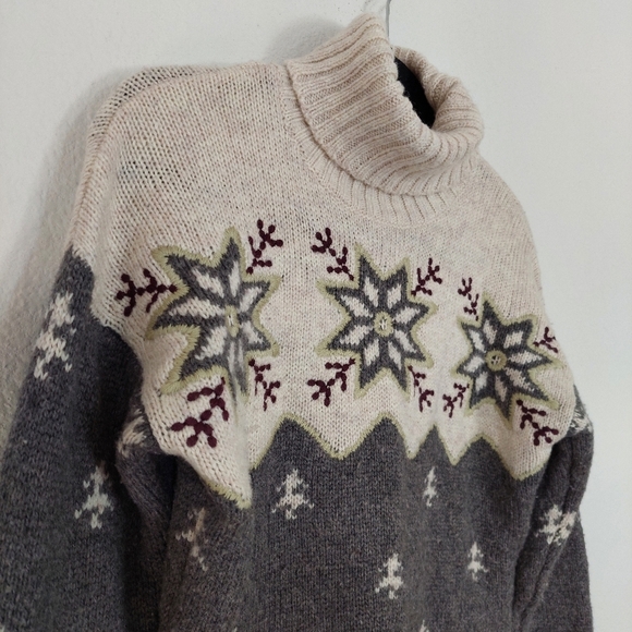 Woolrich Snowflake Wool Blend Turtleneck Sweater Size Small - Picture 2 of 10